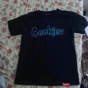 I’m selling a cookies shirt I really didn’t wear and don’t want